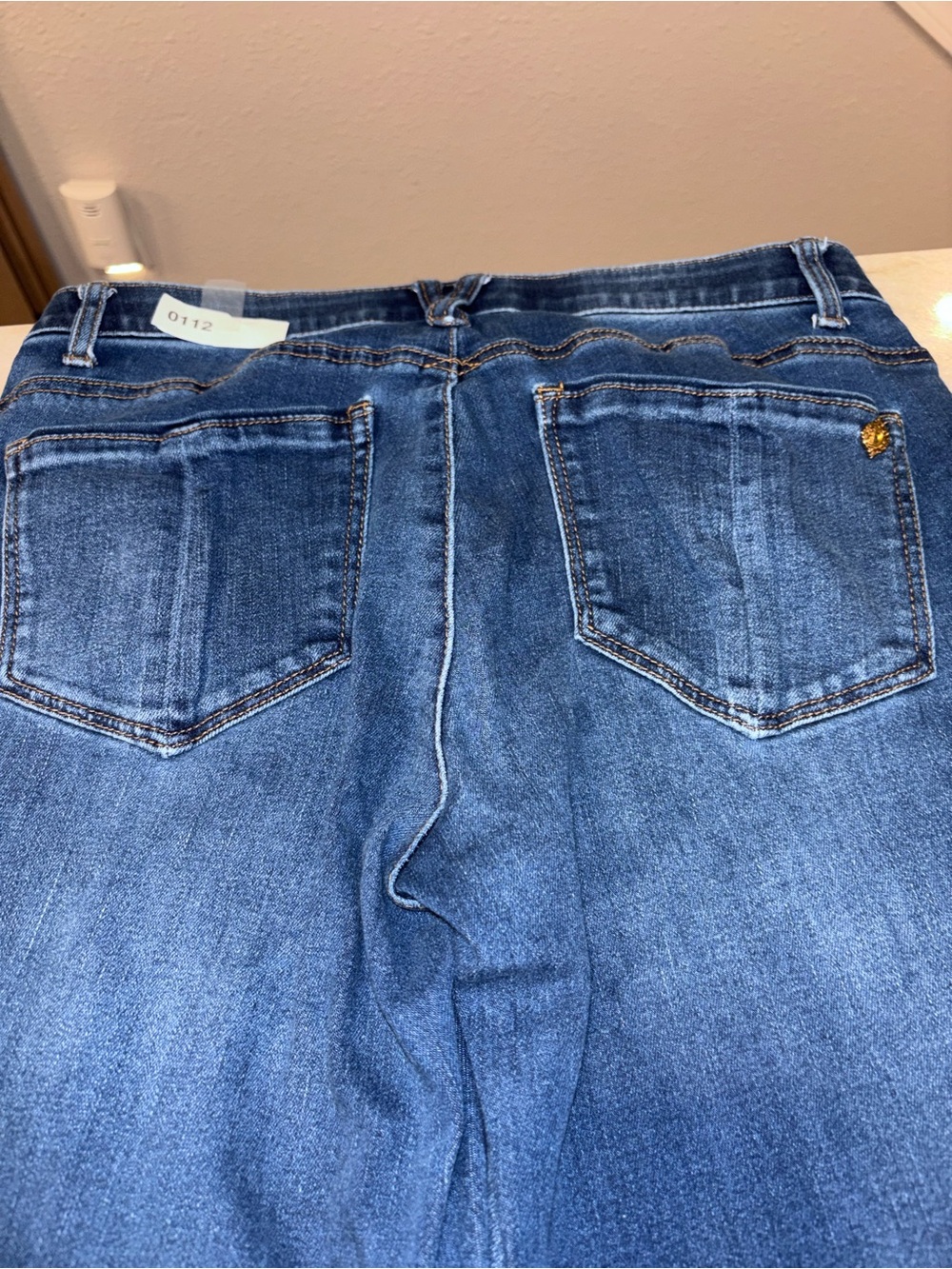 Democracy Absolution  size 8 - Picture 4 of 4